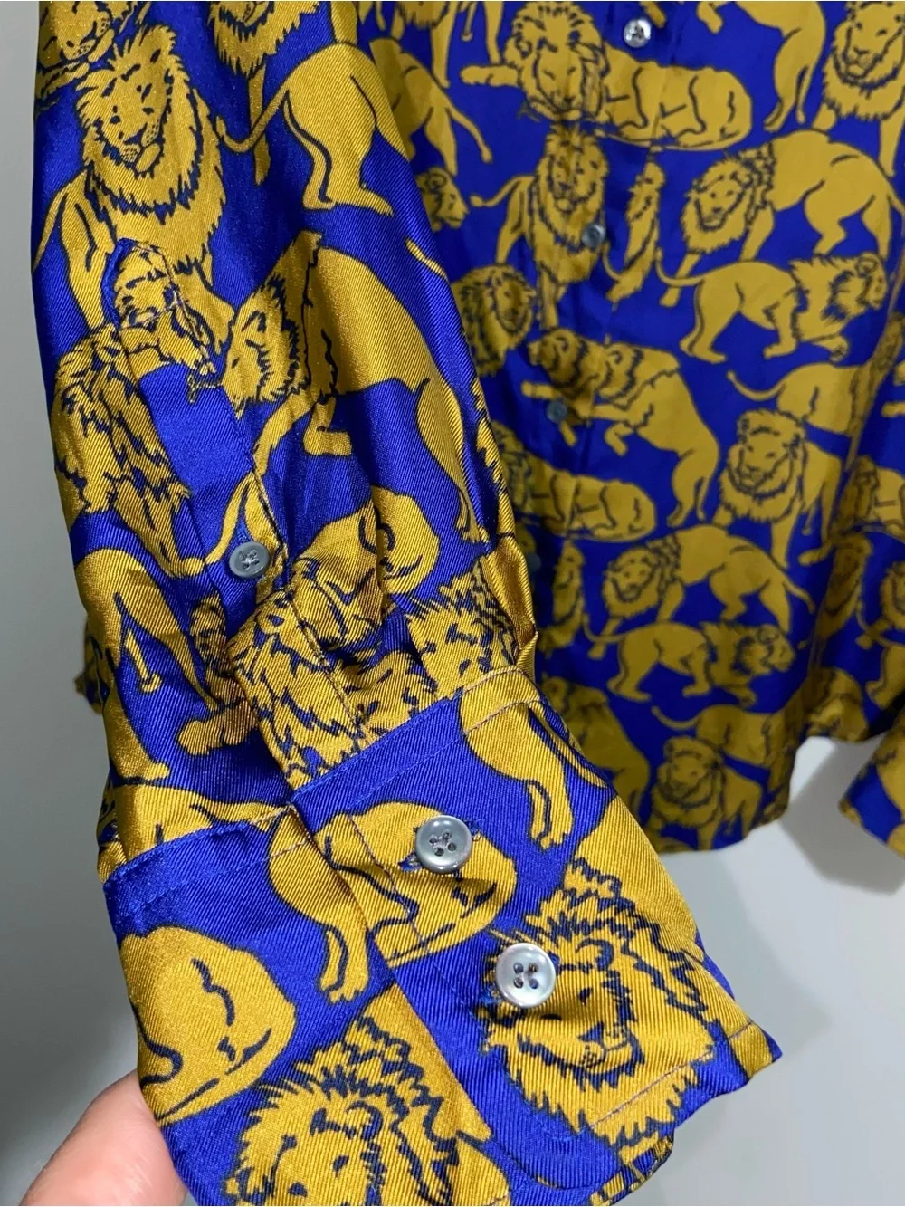 J. Crew Top Womens Size 2 Blouse 100% Silk Twill Sleepy Lions Shirt Preppy Blue